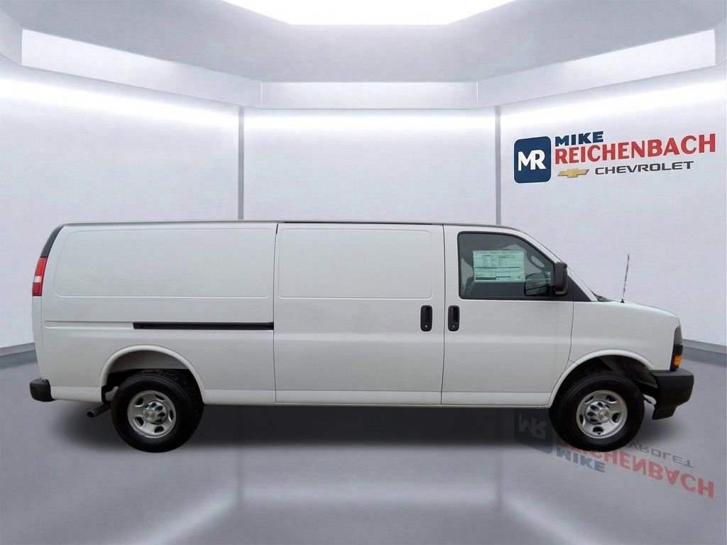 New 2025 Chevrolet Express 3500 Extended w/ Driver Convenience Package image 4