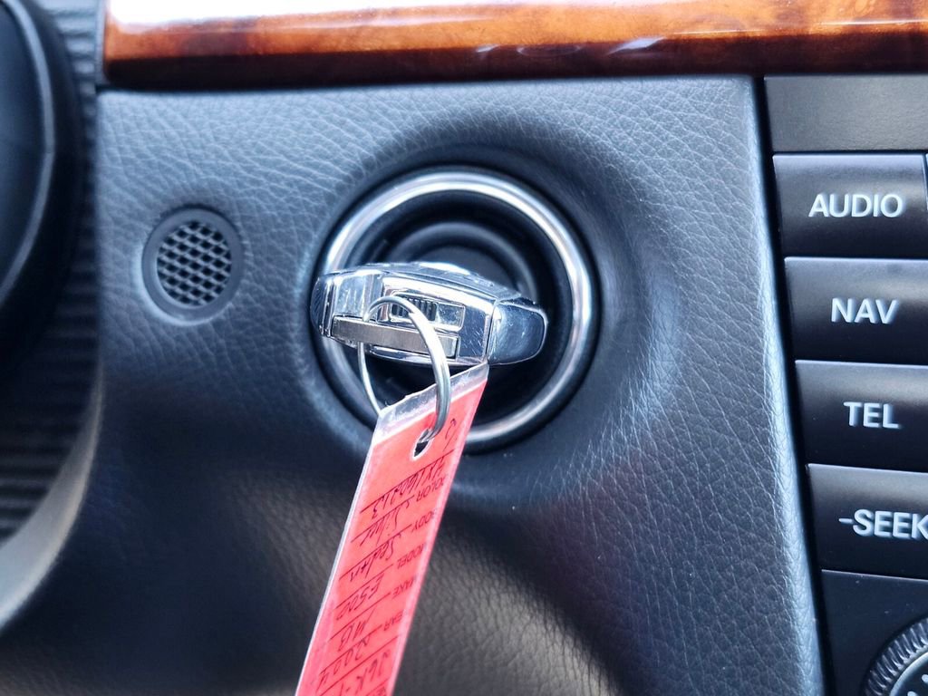 Used 2004 Mercedes-Benz E 500 4MATIC Sedan image 23