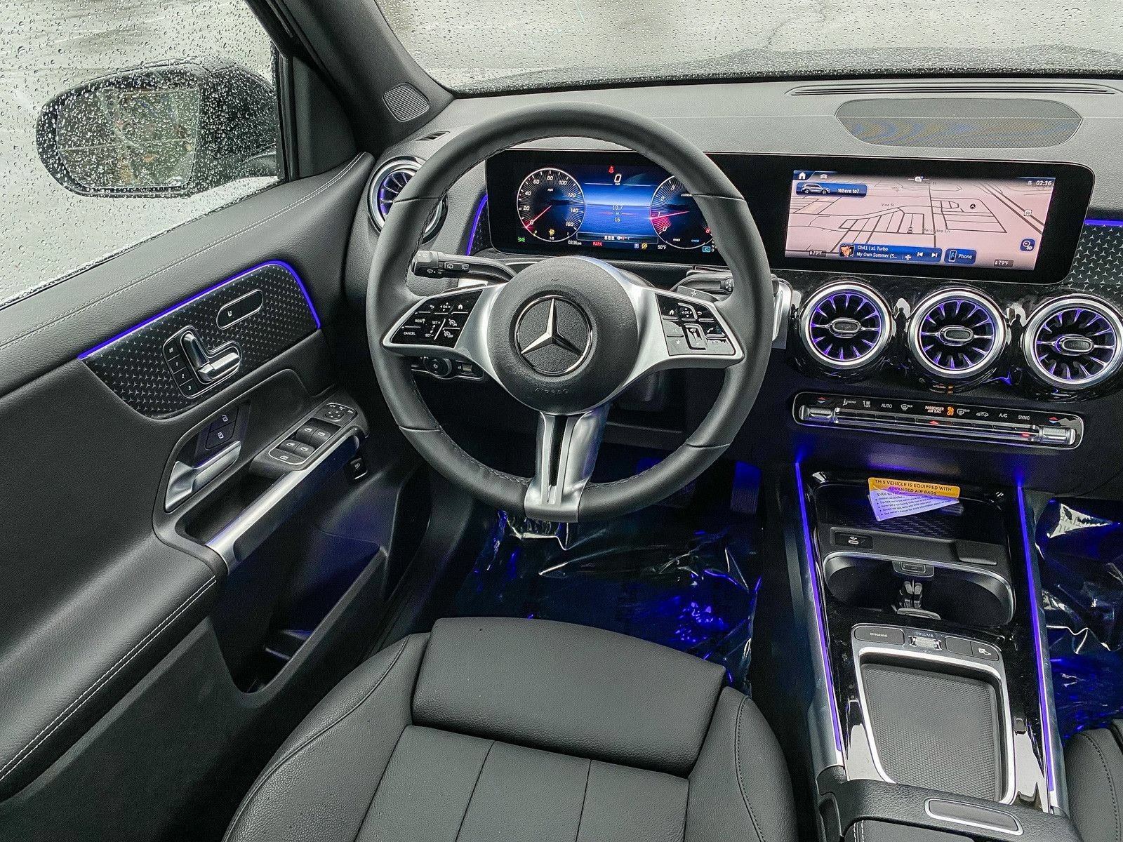Used 2025 Mercedes-Benz GLB 250 4MATIC image 14
