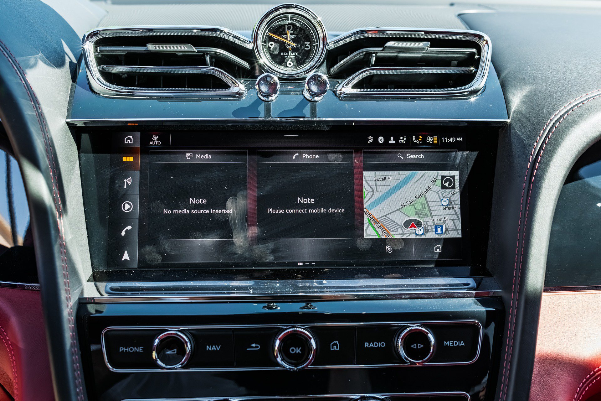Used 2023 Bentley Bentayga Extended Wheelbase AWD/4WD image 29