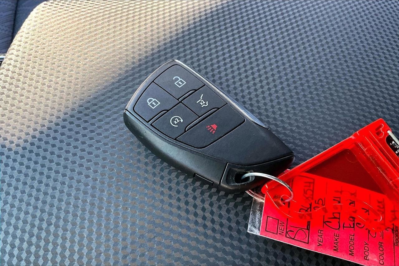 Used 2025 Chevrolet Equinox RS w/ Convenience Package III image 32