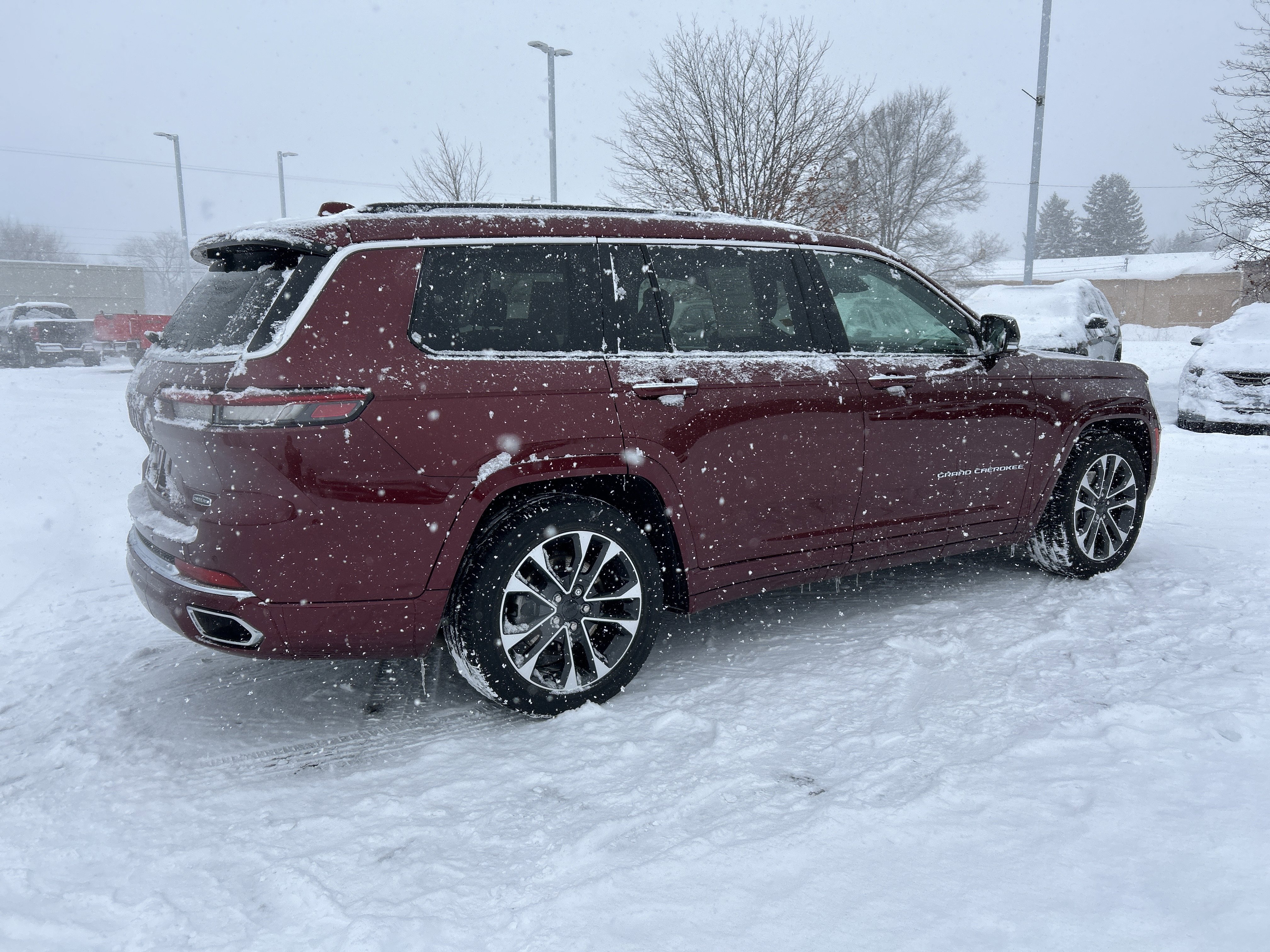 Used 2021 Jeep Grand Cherokee L Overland w/ Advanced Protech Group III image 3