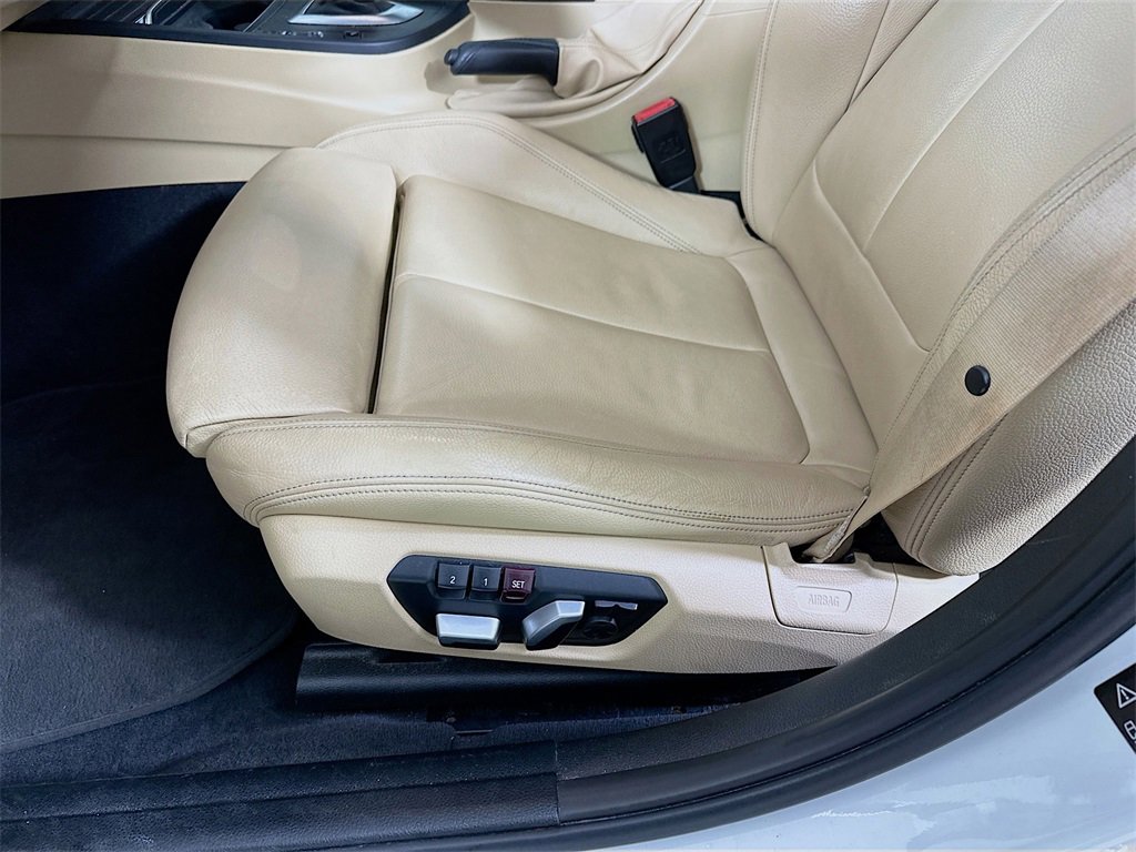 Used 2018 BMW 328d xDrive Sedan image 9