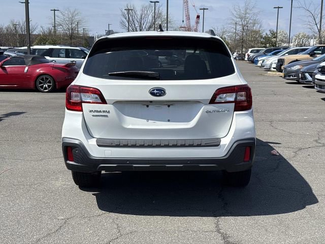 Used 2018 Subaru Outback 2.5i Touring image 3