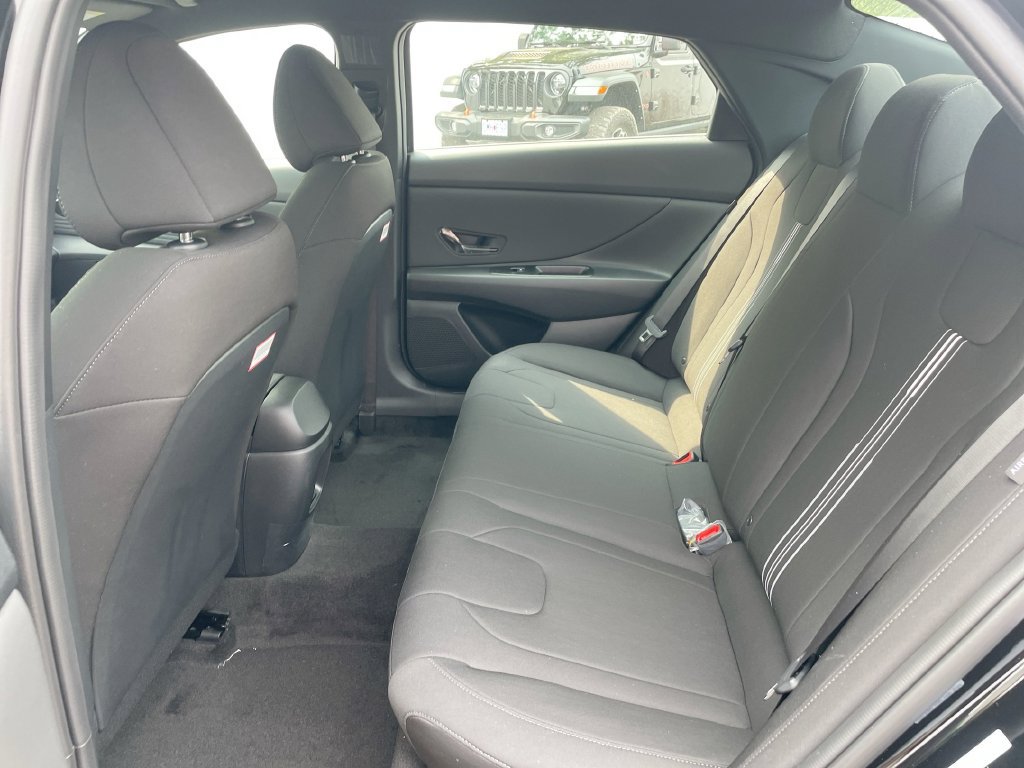 Used 2025 Hyundai Elantra Sport FWD image 48