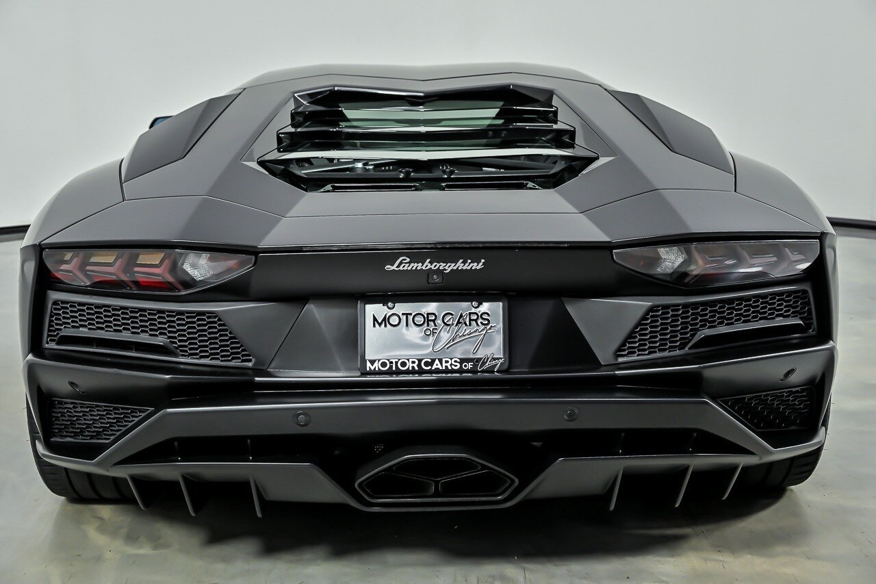 Used 2018 Lamborghini Aventador S AWD/4WD image 11
