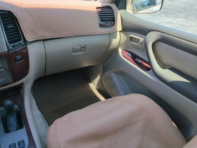 Used 2004 Toyota Land Cruiser AWD/4WD image 18