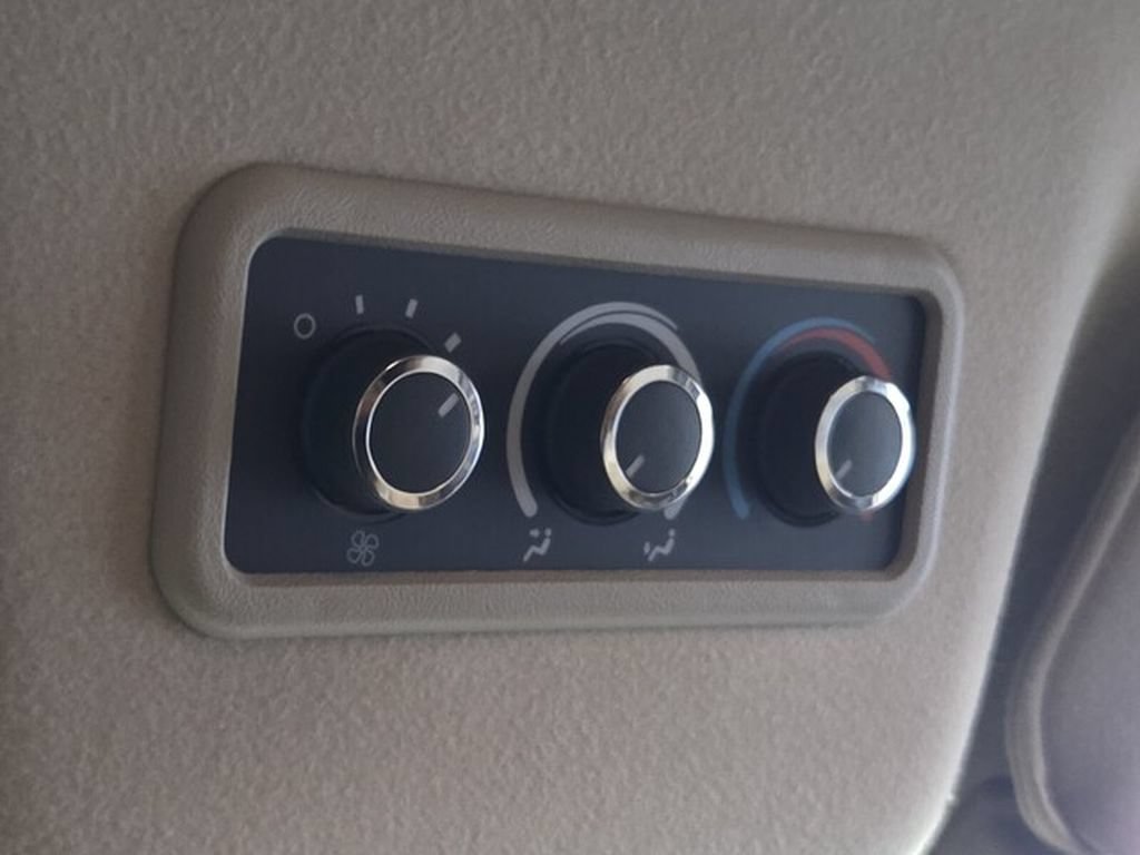 Used 2024 Chevrolet Express 3500 LT w/ LT Preferred Equipment Group RWD image 8