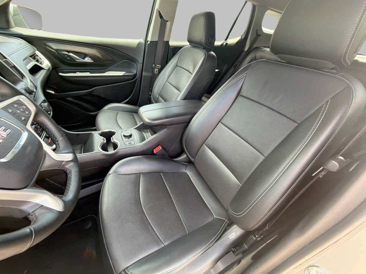 Used 2024 GMC Terrain SLT AWD/4WD image 17