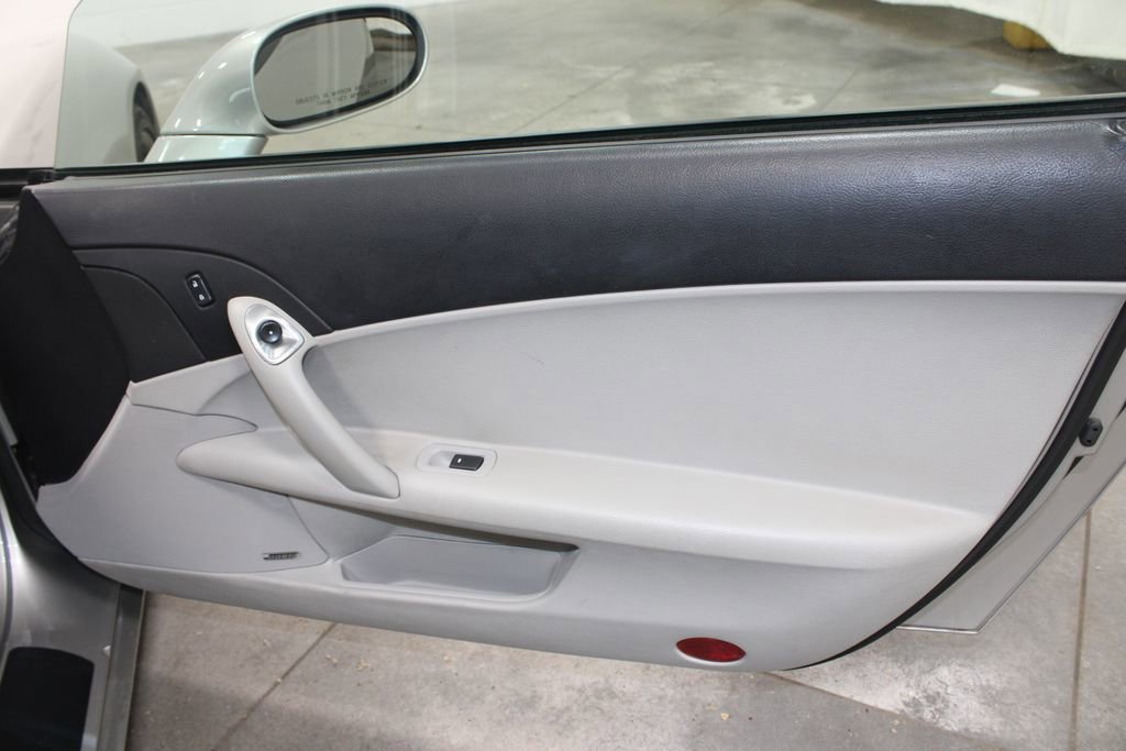 Used 2006 Chevrolet Corvette Convertible w/ Preferred Equipment Group RWD image 26