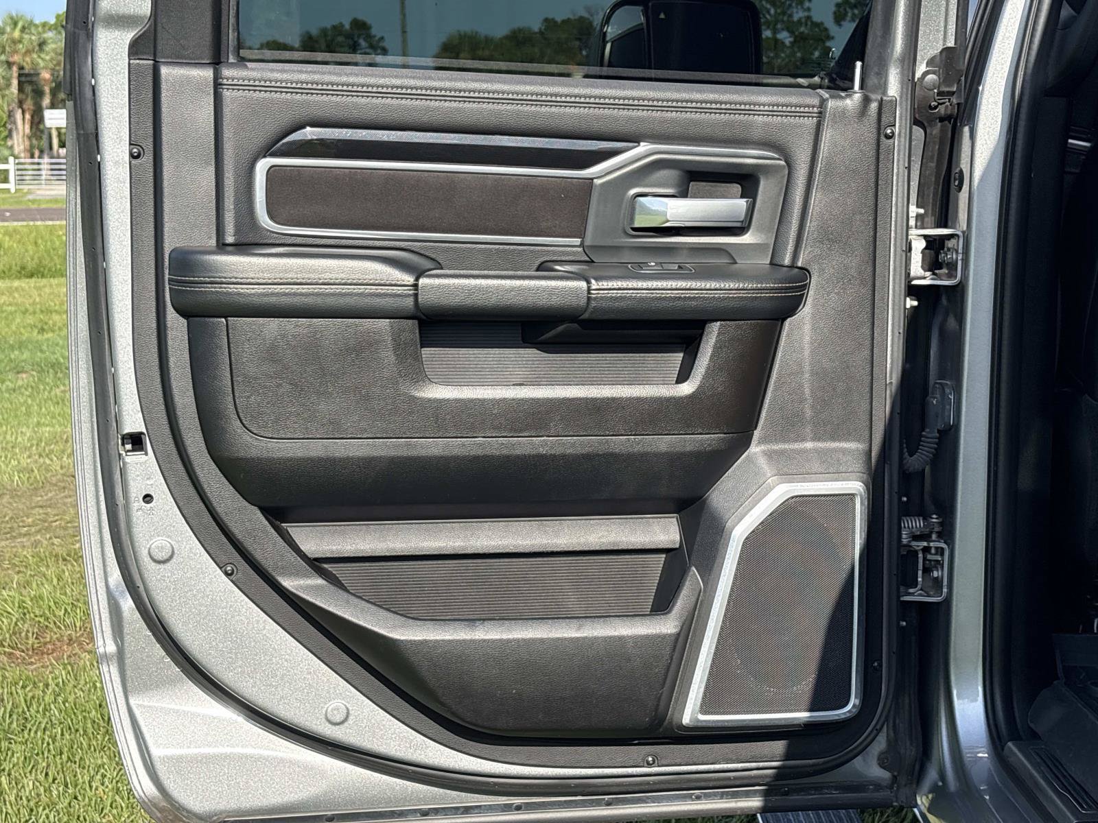 Used 2019 RAM 2500 Laramie AWD/4WD image 12