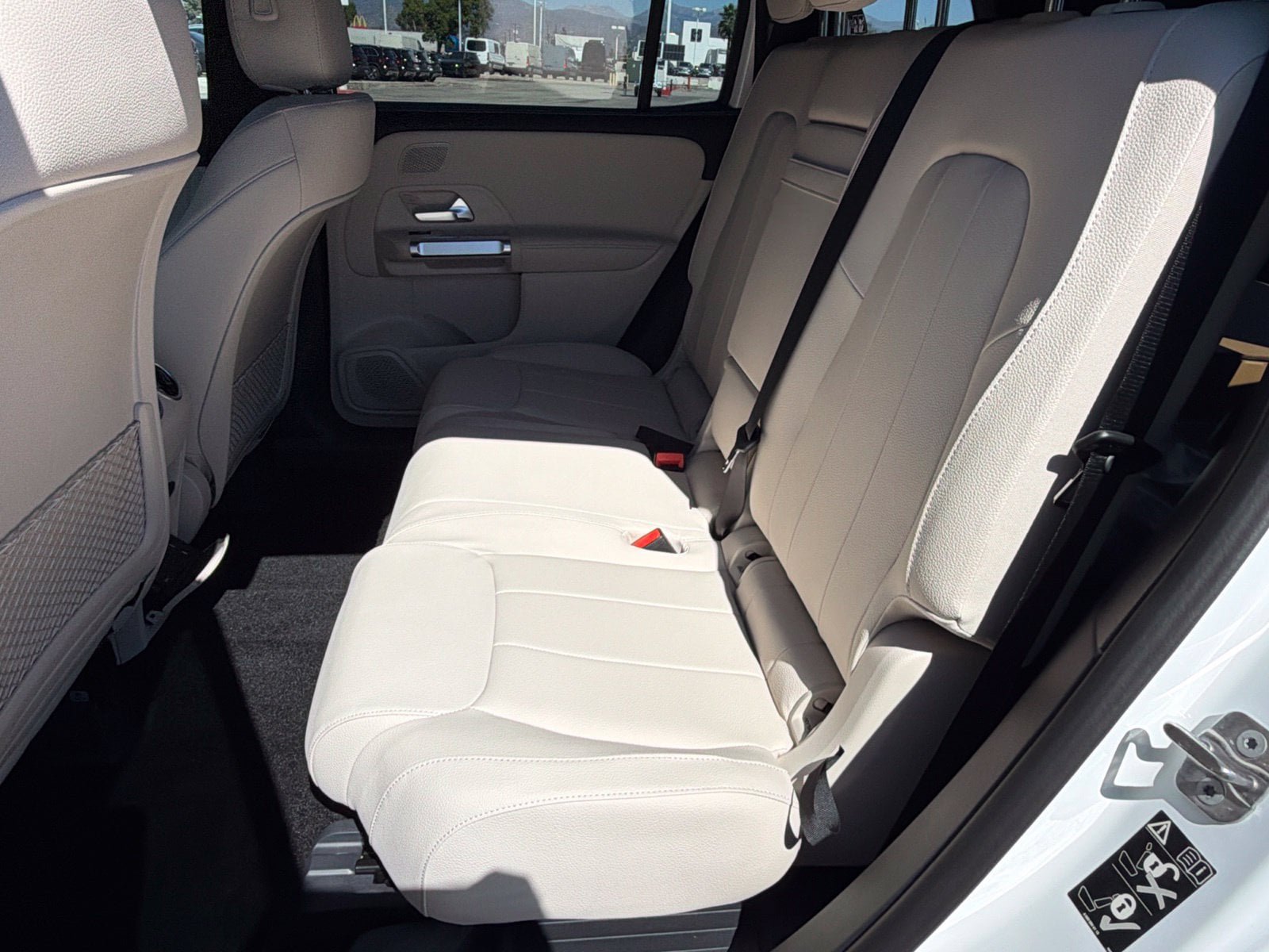 New 2026 Mercedes-Benz GLB 250 4MATIC image 31