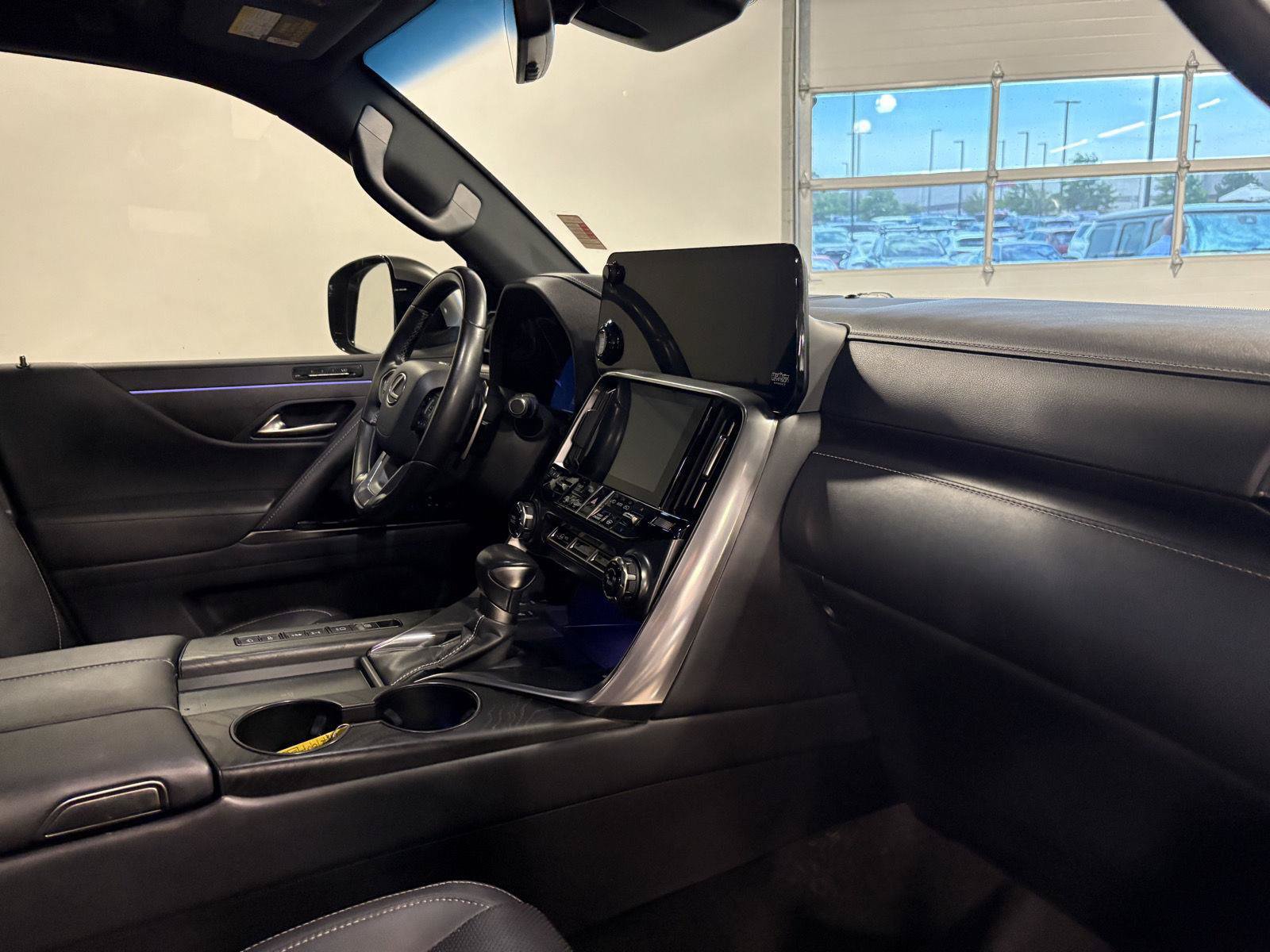 Used 2024 Lexus LX 600 4WD w/ Luxury Package image 42