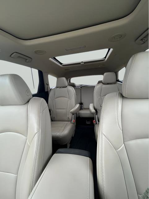 Used 2020 Buick Enclave Essence w/ Sun And Navigation Package image 14