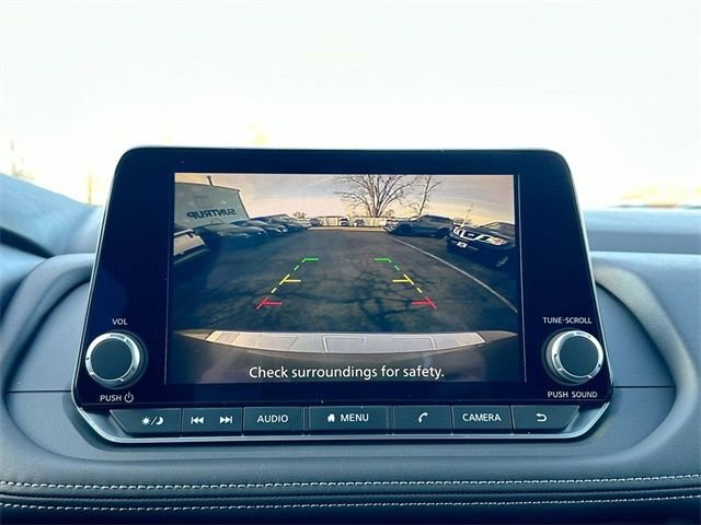 Used 2025 Nissan Rogue SV image 28