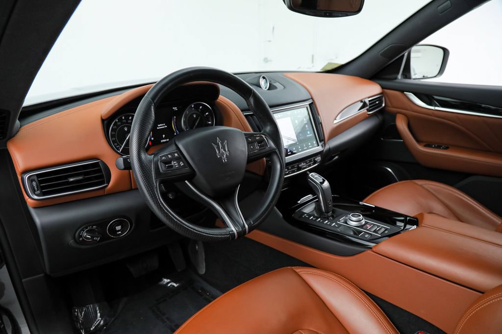 Certified 2023 Maserati Levante GT AWD/4WD image 18