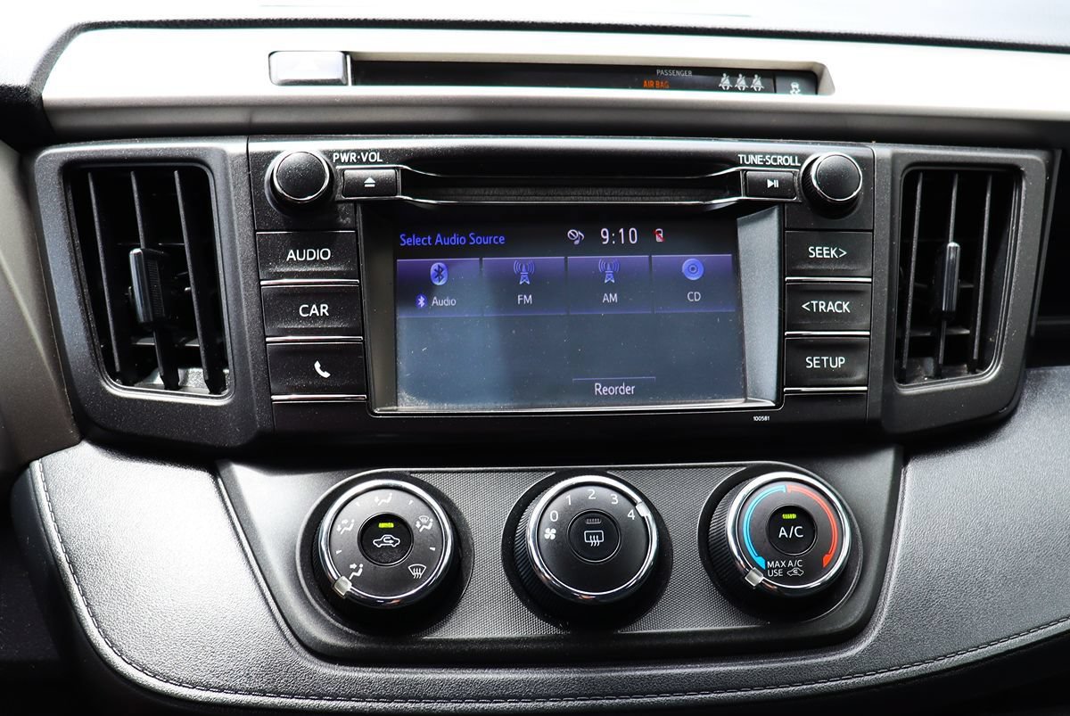 Used 2018 Toyota RAV4 LE w/ All Weather Liner Package FWD image 46
