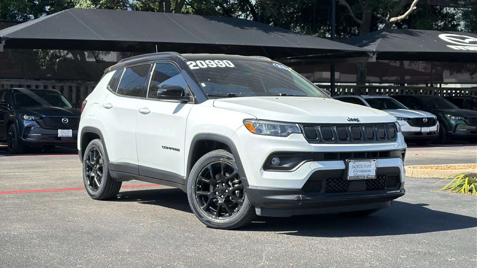 Used 2022 Jeep Compass Latitude FWD image 2