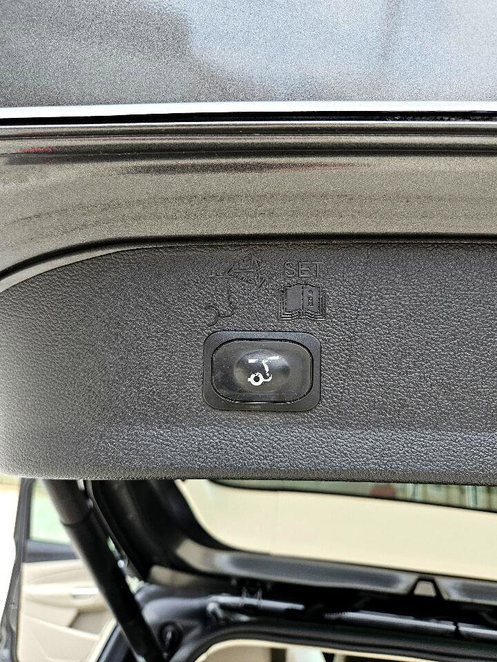 Used 2019 Ford Escape SEL image 33