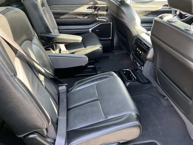 Used 2024 Jeep Wagoneer Series III AWD/4WD image 22