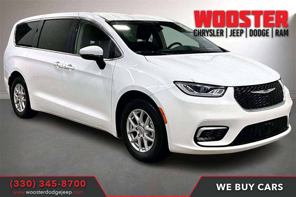 Used 2023 Chrysler Pacifica Touring-L