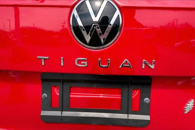 Used 2024 Volkswagen Tiguan SE R-Line image 23