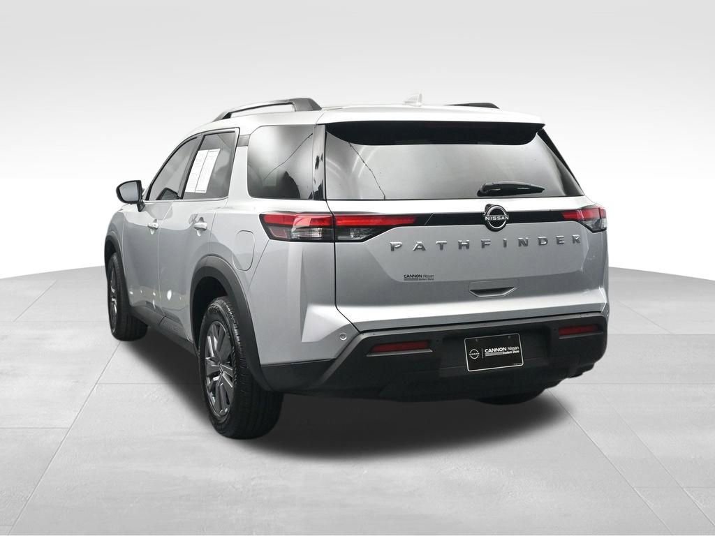 Used 2025 Nissan Pathfinder SV FWD image 4