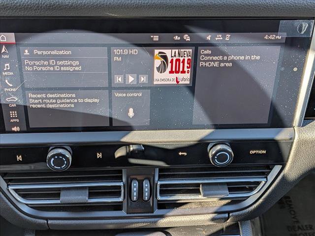 Used 2025 Porsche Macan Turbo image 17