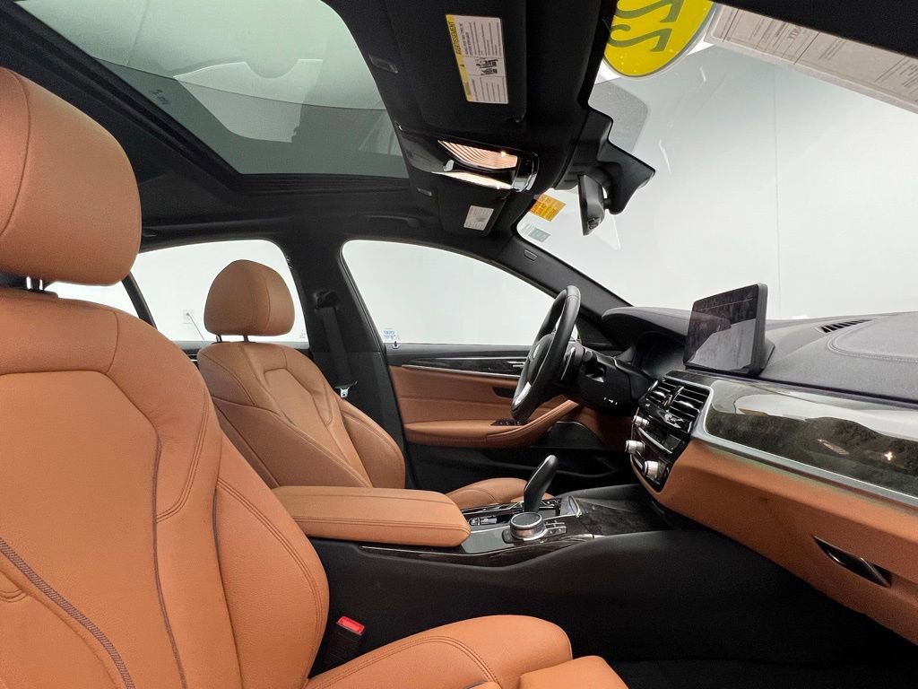 Certified 2022 BMW 540i w/ Premium Package image 6