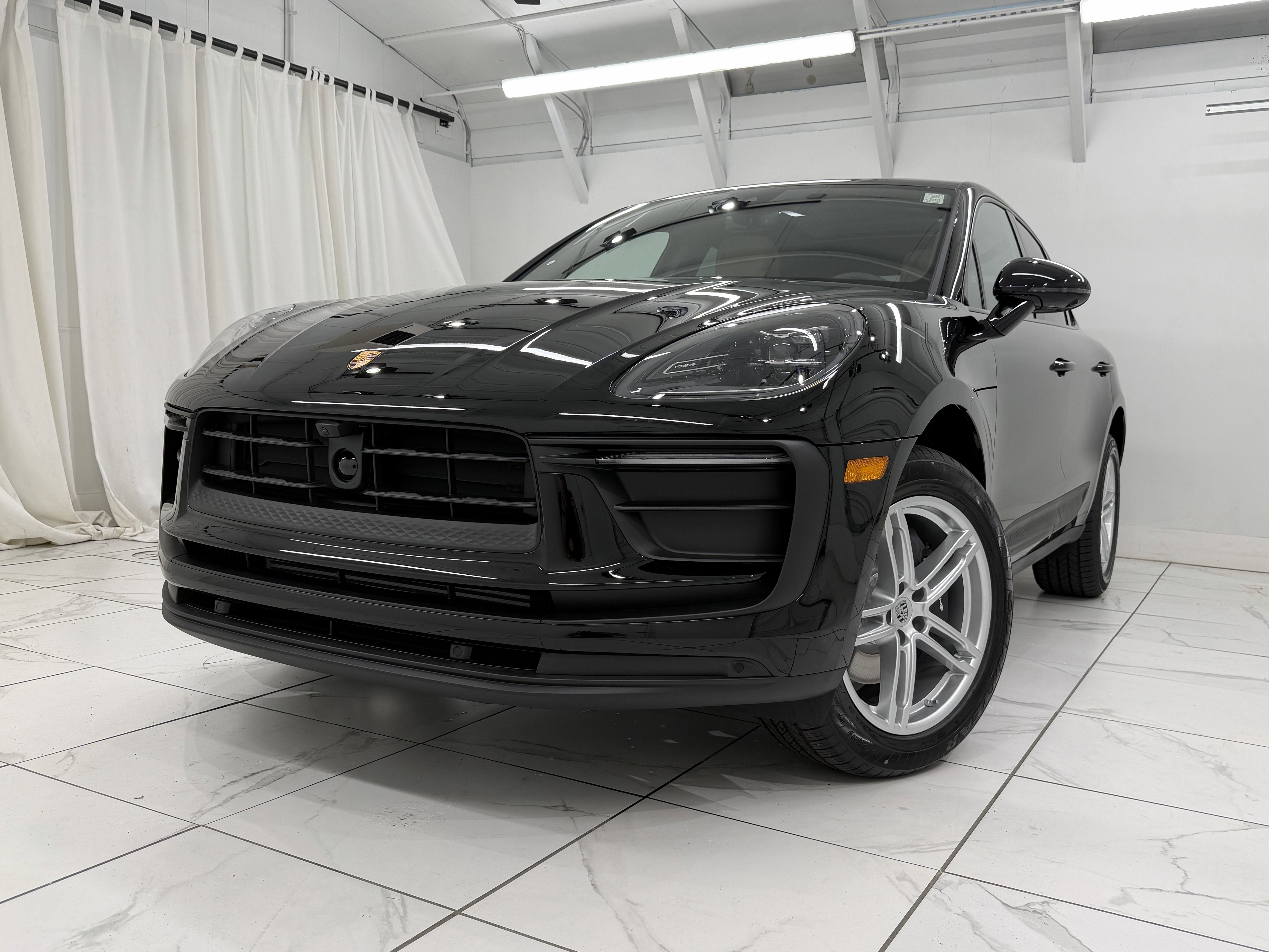 New 2026 Porsche Macan image 8