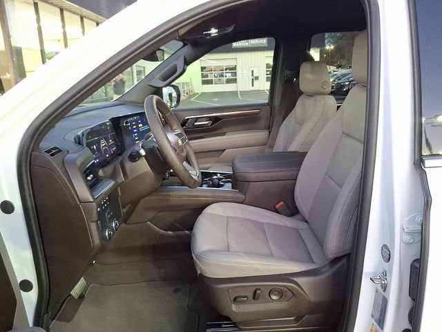 Used 2025 Chevrolet Tahoe LT RWD image 11