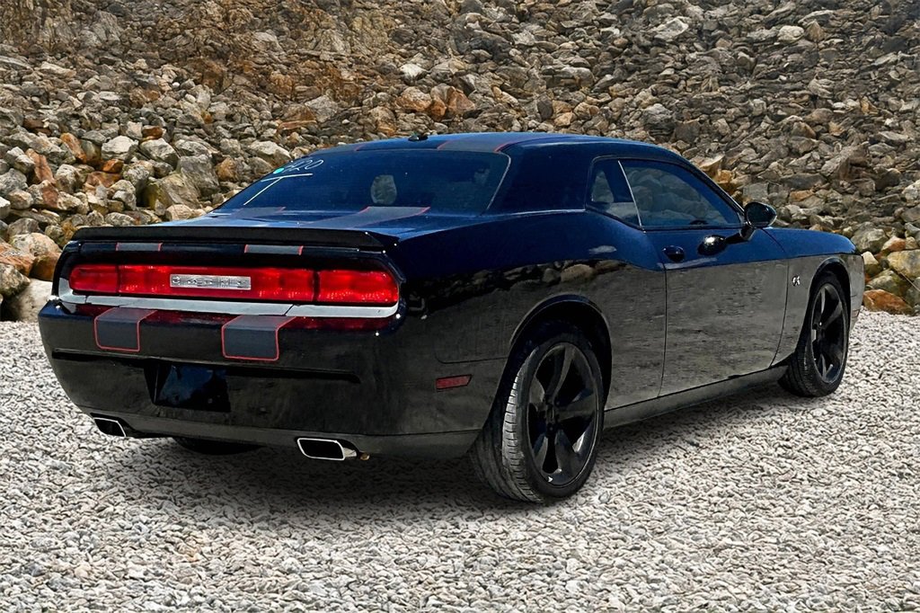 Used 2014 Dodge Challenger R/T w/ Blacktop Package image 2