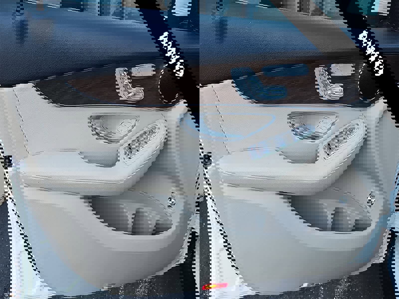 Used 2022 Mercedes-Benz GLC 300 4MATIC w/ Premium Package Lite image 27