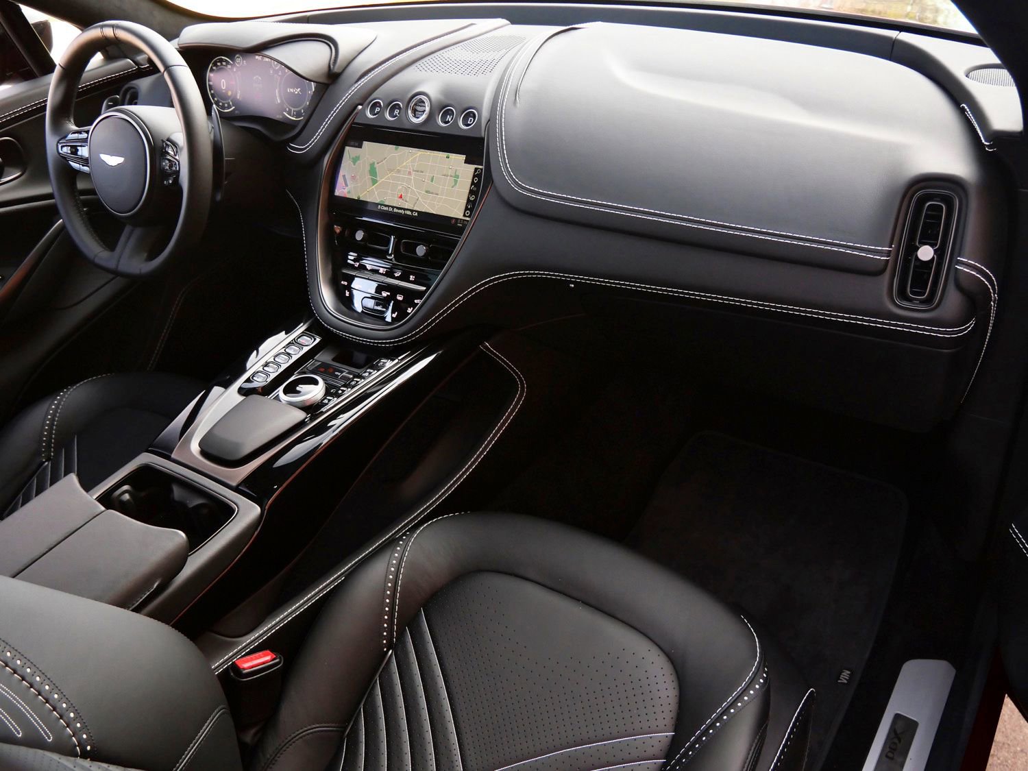 Used 2021 Aston Martin DBX AWD/4WD image 10