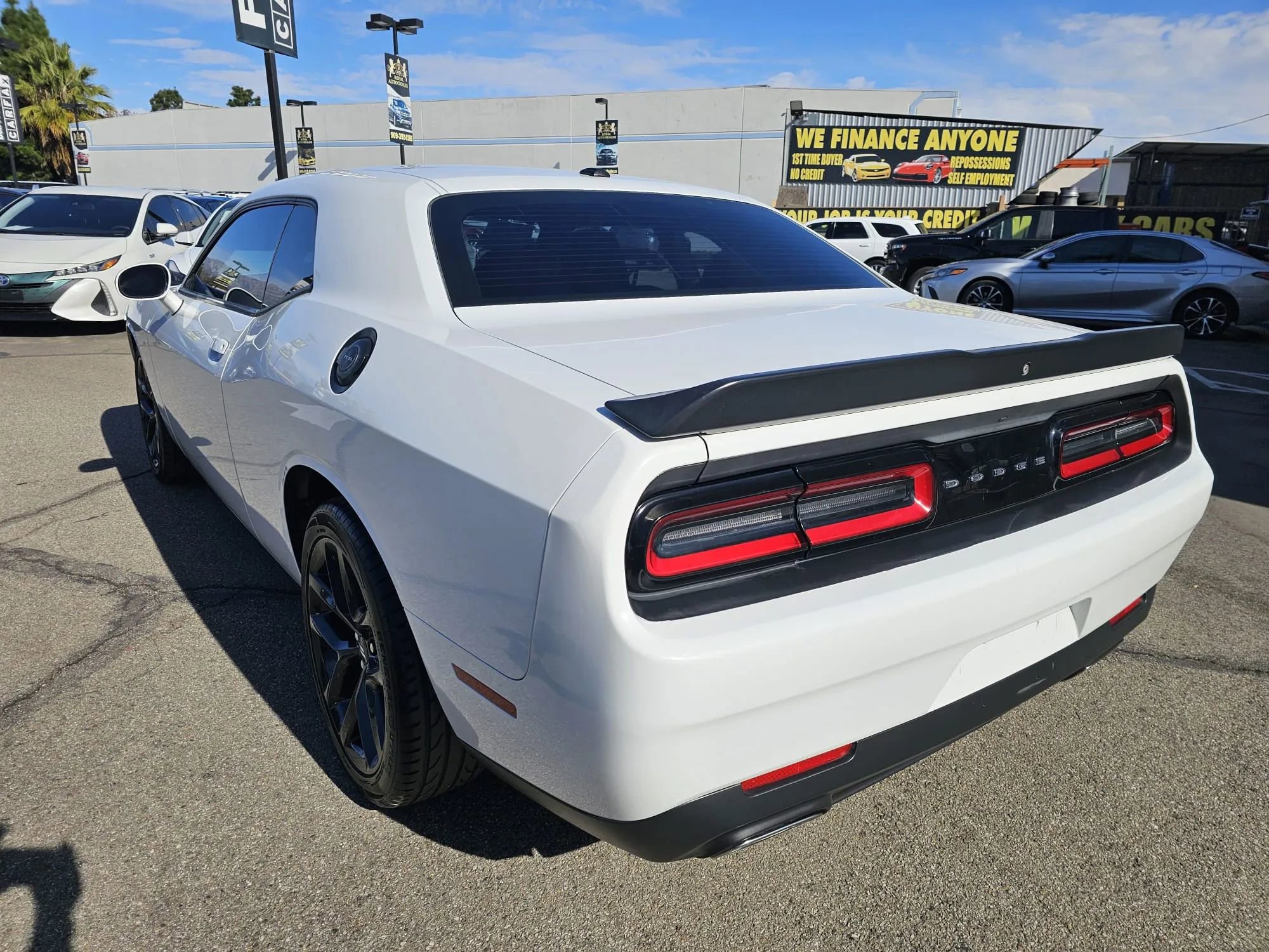 Used 2019 Dodge Challenger SXT w/ Blacktop Package image 7