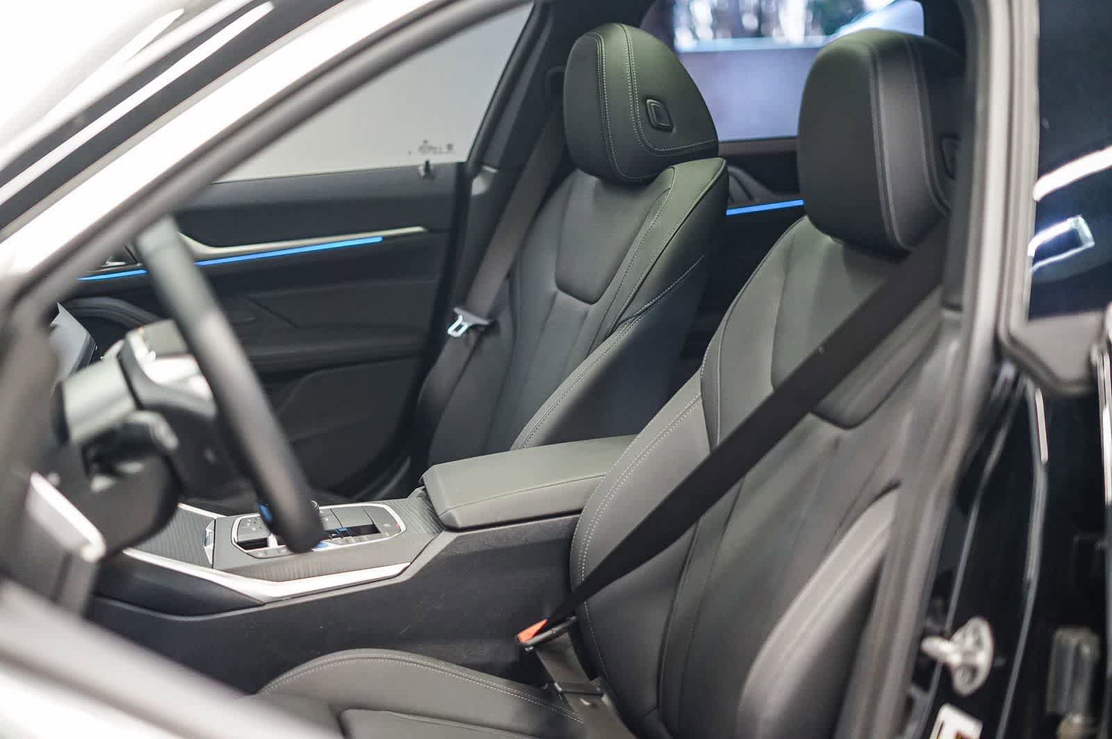 Used 2025 BMW i4 xDrive40i w/ Driving Assistance Package image 18
