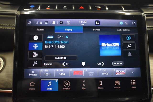 Used 2022 Jeep Grand Cherokee Overland w/ Luxury Tech Group IV AWD/4WD image 26
