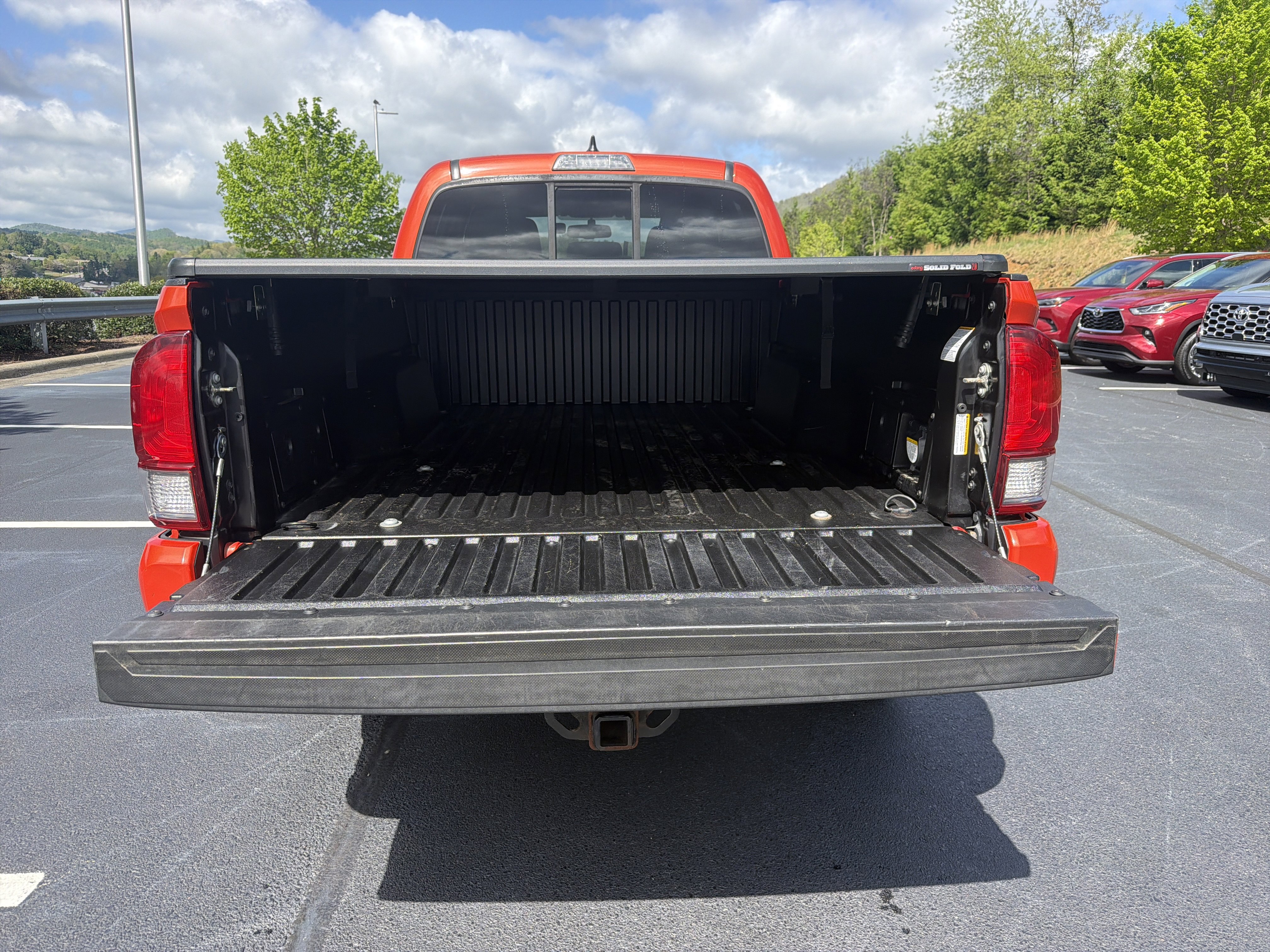 Used 2016 Toyota Tacoma TRD Sport w/ Towing Package AWD/4WD image 21