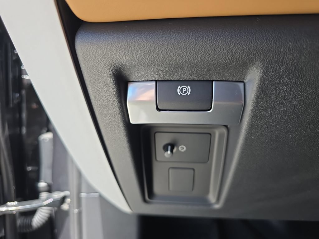 New 2026 Land Rover Defender 110 S AWD/4WD image 26