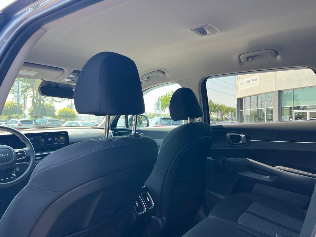 Certified 2025 Kia Sorento LX FWD image 13