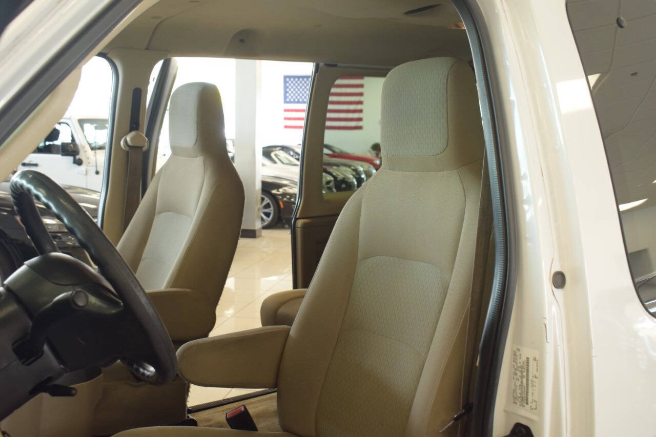Used 2014 Ford E-350 and Econoline 350 XLT RWD image 62