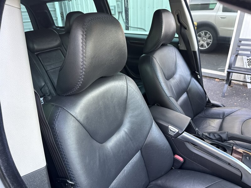 Used 2007 Volvo XC70 AWD/4WD image 28