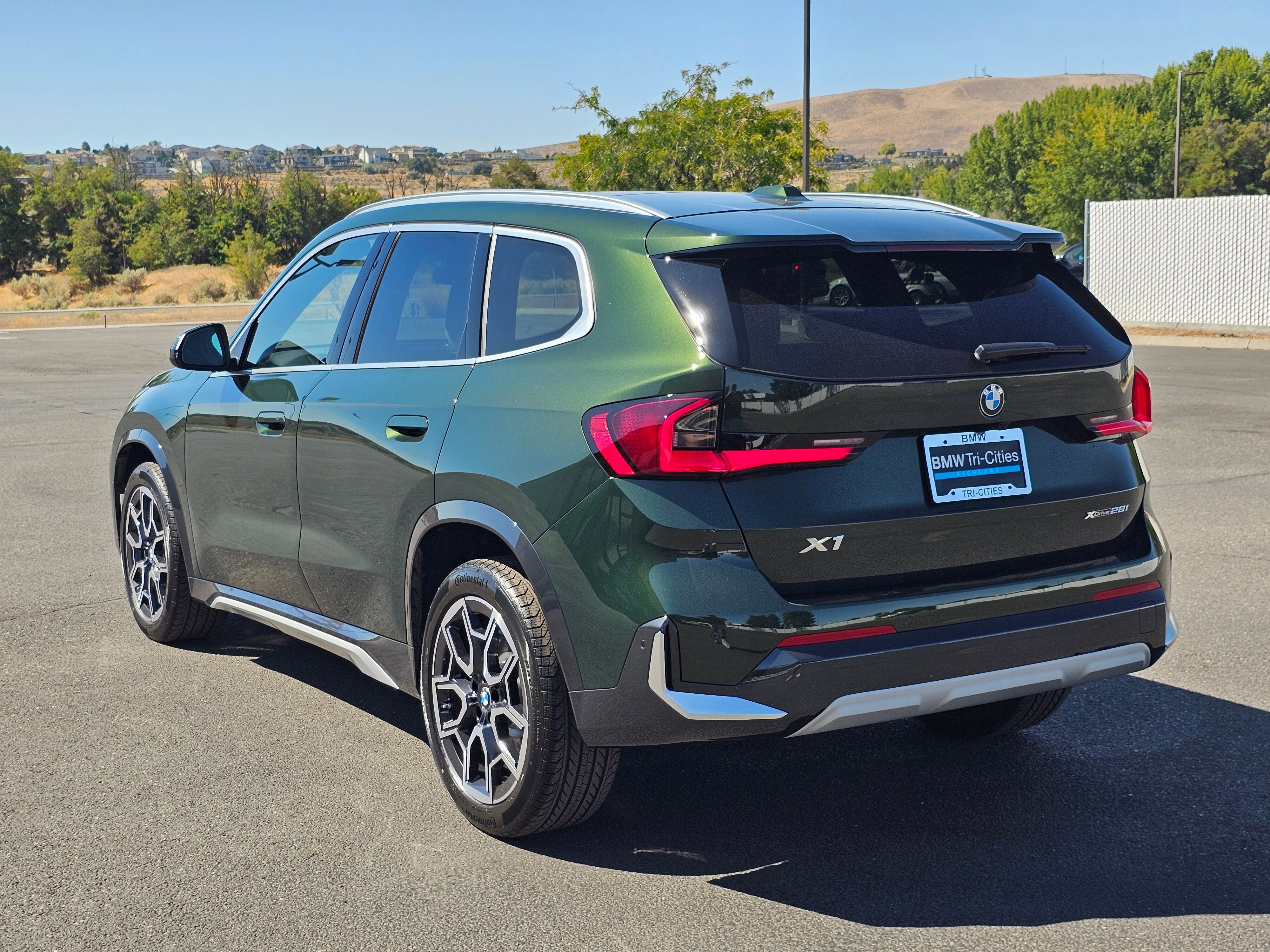 New 2025 BMW X1 xDrive28i w/ Convenience Package image 4