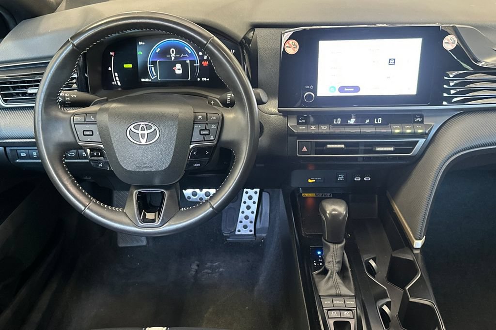 Used 2025 Toyota Camry SE FWD image 14