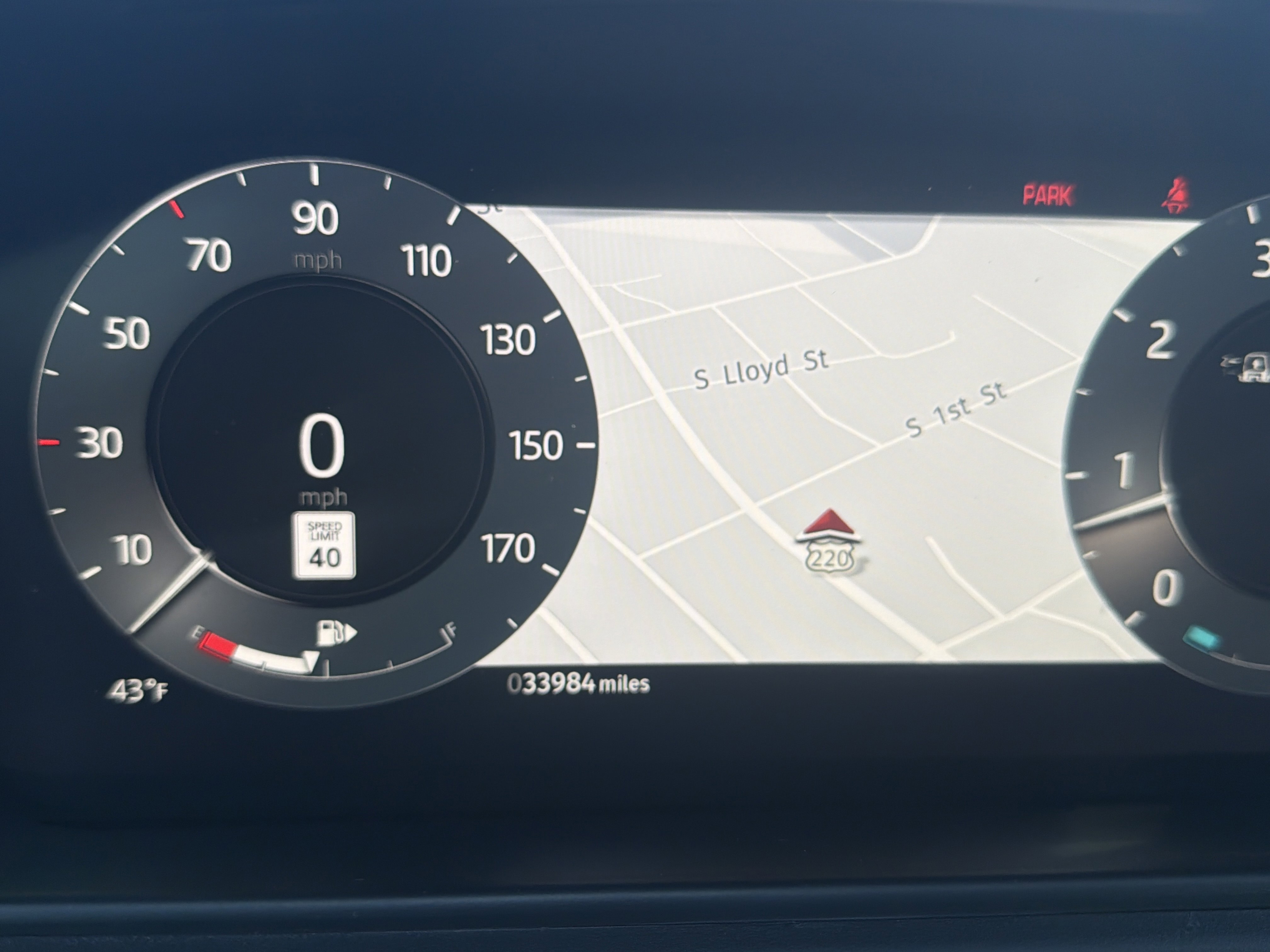 Used 2024 Land Rover Range Rover Velar Dynamic SE image 17