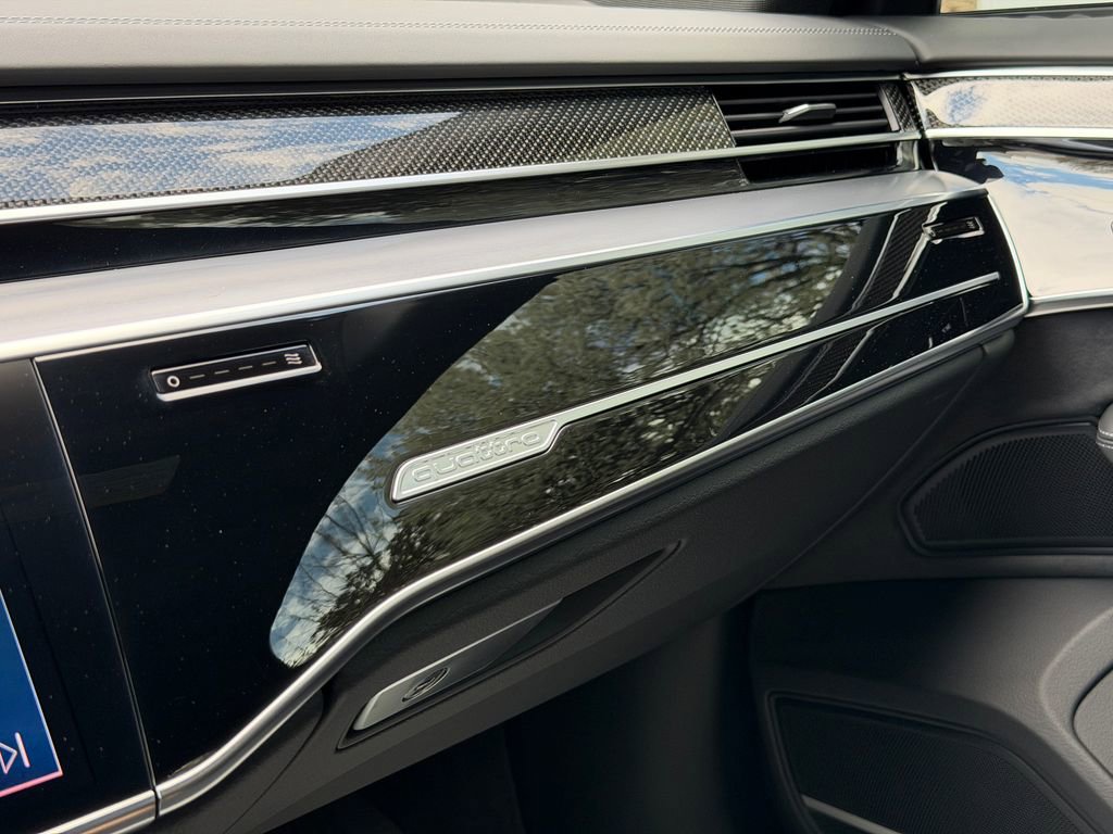 Used 2025 Audi S8 image 26