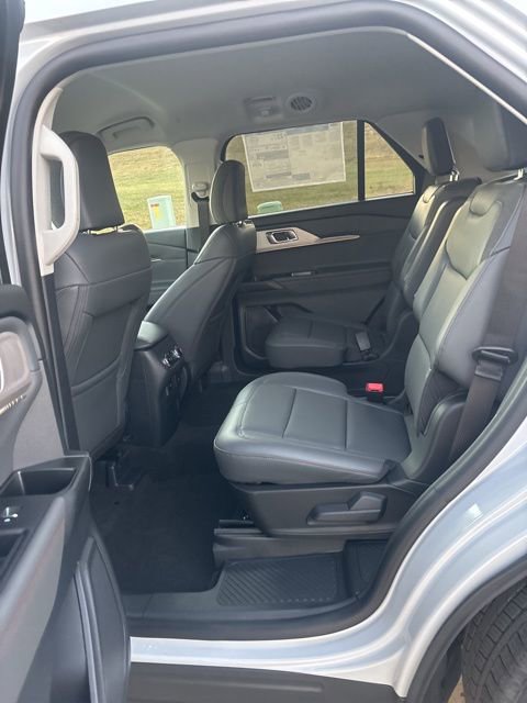 New 2026 Ford Explorer Active w/ Active Comfort Package image 30