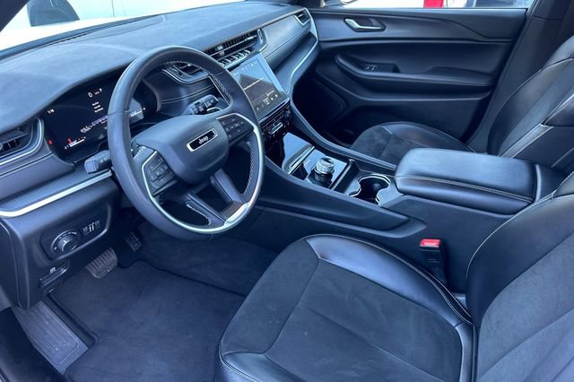 Used 2023 Jeep Grand Cherokee L Altitude image 10