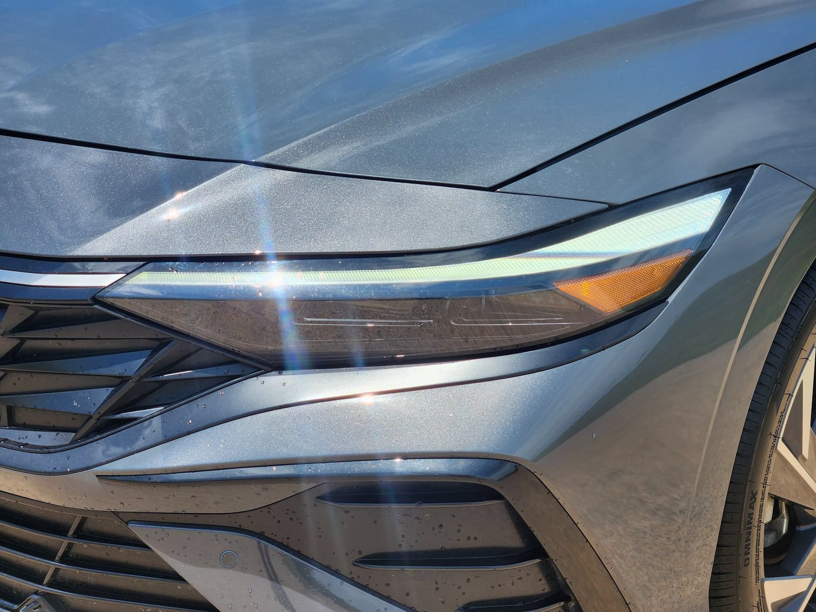 Used 2024 Hyundai Elantra Limited FWD image 9
