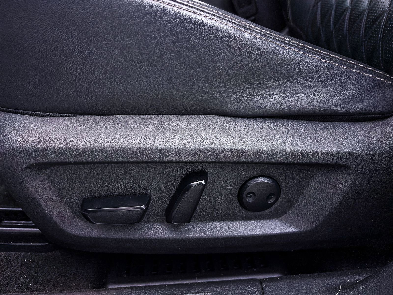 Used 2022 Nissan Rogue Platinum w/ Head-Up Display Package image 22